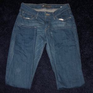6/28 modern rise skinny. medium wash levis
